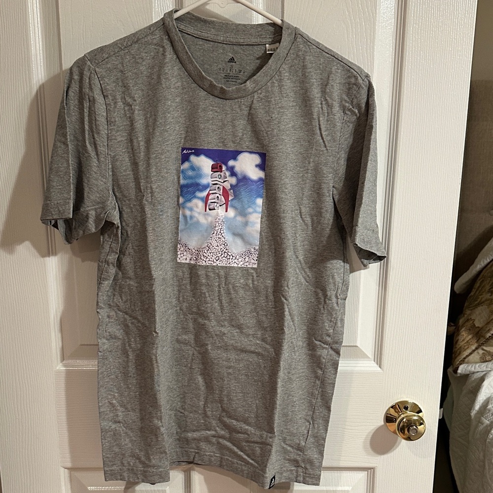 Adidas Men's Gray Graphic Tee